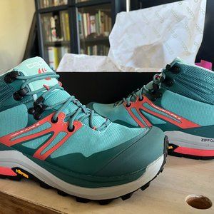 Topo Trailventure 2 *brand new* hiking shoes, size 7.5 :) NWT